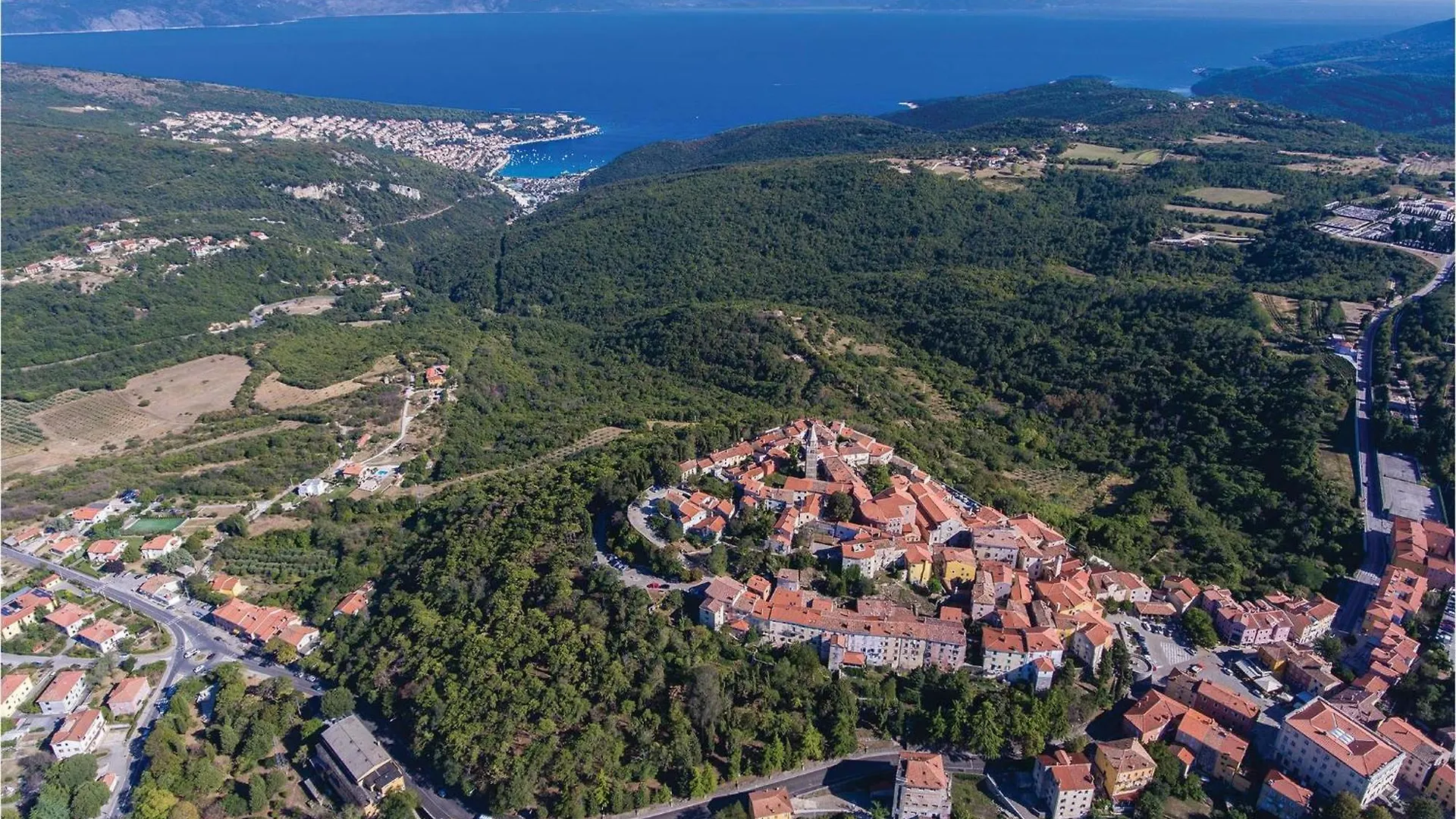 3 Bedroom Amazing Home In Strmac